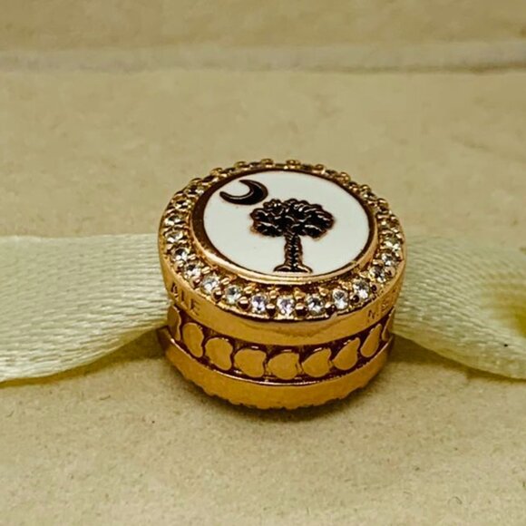 🔥🔥Pandora Charleston SC Exclusive Dangle Charm south Carolina Flag Pendant - Picture 5 of 7